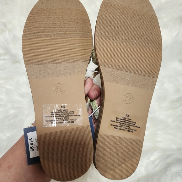 Universal Thread/ Sage Opal Sandals - Picture 5 of 6